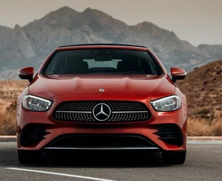 Mercedes-Benz E-Class Cabrio 2023 con sistema A trazione anteriore, disponibile ad Alicante.