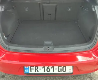 Volkswagen Golf 8 2018 disponibile per il noleggio a Tbilisi, con limite di chilometraggio di 250 km/giorno.