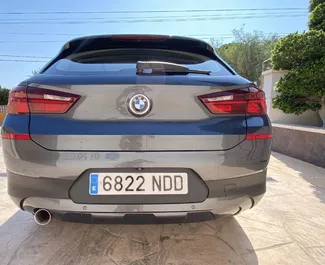 BMW X2 2021 disponibile per il noleggio ad Alicante, con limite di chilometraggio di 200 km/giorno.