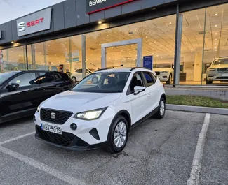 Vista frontale di un noleggio SEAT Arona a Chania, Grecia ✓ Auto #12482. ✓ Cambio Automatico TM ✓ 0 recensioni.