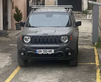 Vista frontale di un noleggio Jeep Renegade a Kutaisi, Georgia ✓ Auto #14391. ✓ Cambio Automatico TM ✓ 0 recensioni.