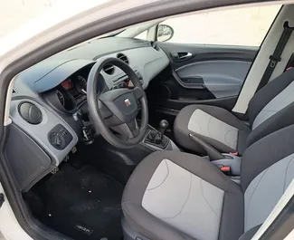 SEAT Ibiza 2012 disponibile per il noleggio a Tirana, con limite di chilometraggio di illimitato.