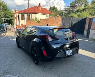 Hyundai Veloster 2015 con sistema A trazione anteriore, disponibile a Tbilisi.