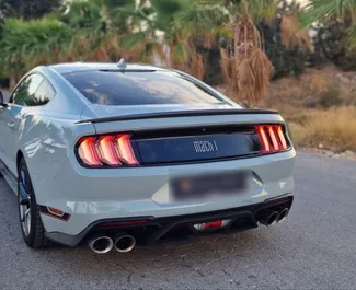 Vista frontale di un noleggio Ford Mustang Coupe ad Alicante, Spagna ✓ Auto #14172. ✓ Cambio Automatico TM ✓ 0 recensioni.