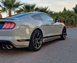 Ford Mustang Coupe 2023 con sistema A trazione anteriore, disponibile ad Alicante.