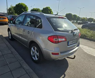 Vista frontale di un noleggio Renault Koleos a Burgas, Bulgaria ✓ Auto #1663. ✓ Cambio Automatico TM ✓ 0 recensioni.