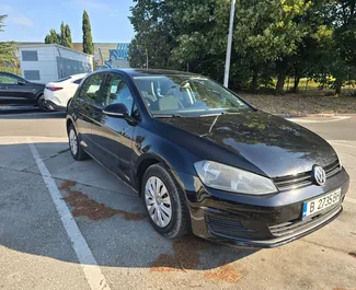 Volkswagen Golf 7 2015 disponibile per il noleggio a Burgas, con limite di chilometraggio di 200 km/giorno.