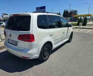 Volkswagen Touran 2015 con sistema A trazione anteriore, disponibile a Burgas.