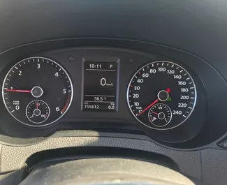 Volkswagen Sharan 2022 disponibile per il noleggio a Burgas, con limite di chilometraggio di 200 km/giorno.