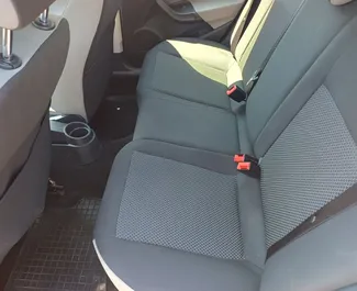 Vista frontale di un noleggio SEAT Ibiza SW a Burgas, Bulgaria ✓ Auto #1669. ✓ Cambio Manuale TM ✓ 0 recensioni.