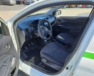 Vista frontale di un noleggio Mitsubishi Space Star a Burgas, Bulgaria ✓ Auto #1650. ✓ Cambio Manuale TM ✓ 0 recensioni.