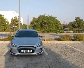 Vista frontale di un noleggio Hyundai Elantra a Tbilisi, Georgia ✓ Auto #14496. ✓ Cambio Automatico TM ✓ 0 recensioni.