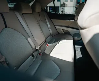 Motore Benzina da 3,5L di Toyota Camry 2023 per il noleggio a Dubai.