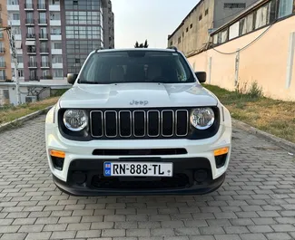 Vista frontale di un noleggio Jeep Renegade a Tbilisi, Georgia ✓ Auto #14463. ✓ Cambio Automatico TM ✓ 0 recensioni.
