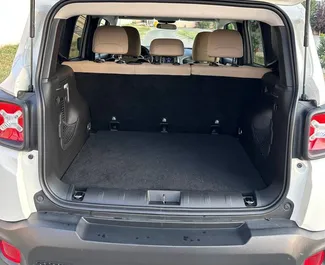 Motore Benzina da 2,5L di Jeep Renegade 2019 per il noleggio a Tbilisi.