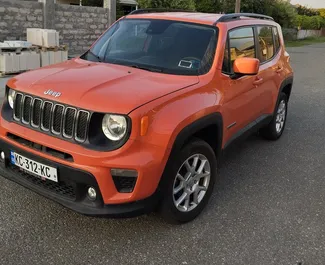 Vista frontale di un noleggio Jeep Renegade a Kutaisi, Georgia ✓ Auto #14442. ✓ Cambio Automatico TM ✓ 2 recensioni.