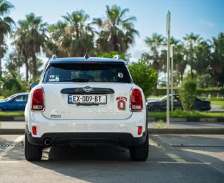 Mini Countryman Cooper 2020 disponibile per il noleggio a Batumi, con limite di chilometraggio di 300 km/giorno.