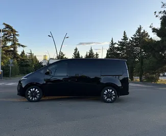 Noleggio Hyundai Staria. Auto Comfort, Monovolume per il noleggio in Georgia ✓ Cauzione di Deposito di 500 GEL ✓ Opzioni assicurative RCT.
