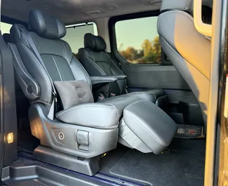 Hyundai Staria 2025 con sistema A trazione integrale, disponibile a Tbilisi.