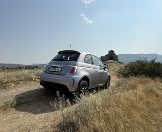 Noleggio Fiat 500. Auto Economica, Comfort per il noleggio in Georgia ✓ Cauzione di Deposito di 270 GEL ✓ Opzioni assicurative RCT, CDW, SCDW.