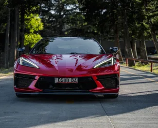 Vista frontale di un noleggio Chevrolet Corvette a Tbilisi, Georgia ✓ Auto #14528. ✓ Cambio Automatico TM ✓ 0 recensioni.