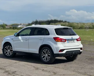 Motore Benzina da 2,4L di Mitsubishi Outlander Sport 2017 per il noleggio a Kutaisi.
