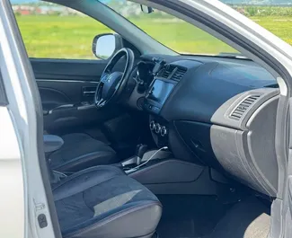 Mitsubishi Outlander Sport 2017 disponibile per il noleggio a Kutaisi, con limite di chilometraggio di illimitato.