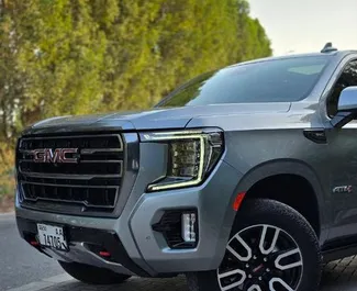 Motore Benzina da 5,3L di GMC Yukon 2023 per il noleggio a Dubai.