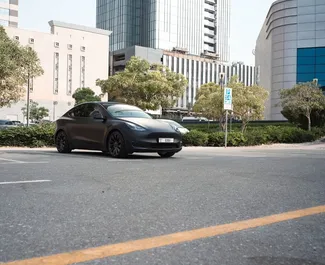 Noleggio auto Tesla Model Y – Long Range 2023 negli Emirati Arabi Uniti, con carburante Elettrica e 360 cavalli di potenza ➤ A partire da 336 AED al giorno.