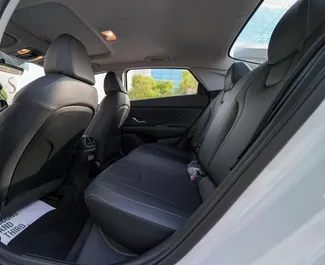 Vista frontale di un noleggio Hyundai Elantra a Dubai, Emirati Arabi Uniti ✓ Auto #14497. ✓ Cambio Automatico TM ✓ 0 recensioni.