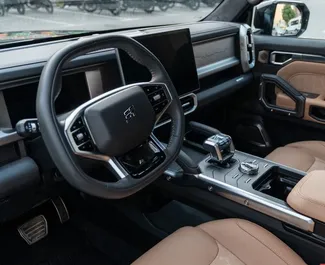 Noleggio Jetour T2. Auto Premium, SUV per il noleggio negli Emirati Arabi Uniti ✓ Cauzione di Senza deposito ✓ Opzioni assicurative RCT.