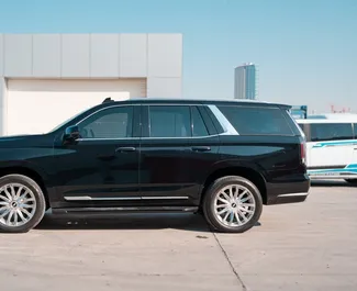 Noleggio auto Cadillac Escalade 2023 negli Emirati Arabi Uniti, con carburante Benzina e 420 cavalli di potenza ➤ A partire da 720 AED al giorno.