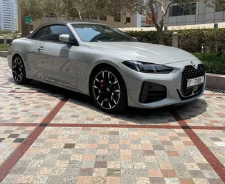 Vista frontale di un noleggio BMW 430 M Sport Cabrio a Dubai, Emirati Arabi Uniti ✓ Auto #14508. ✓ Cambio Automatico TM ✓ 2 recensioni.