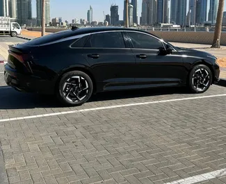 Noleggio Kia K5. Auto Comfort, Premium per il noleggio negli Emirati Arabi Uniti ✓ Cauzione di Senza deposito ✓ Opzioni assicurative RCT.