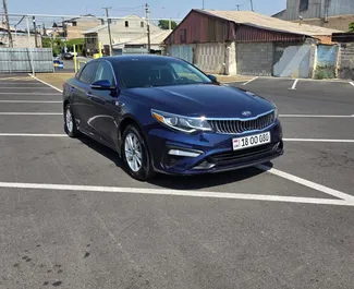 Vista frontale di un noleggio Kia Optima a Yerevan, Armenia ✓ Auto #14475. ✓ Cambio Automatico TM ✓ 0 recensioni.