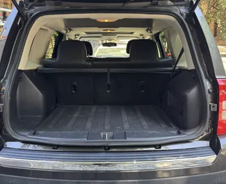 Noleggio auto Jeep Patriot 2017 in Georgia, con carburante Benzina e 180 cavalli di potenza ➤ A partire da 70 GEL al giorno.