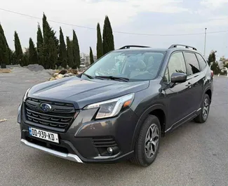 Vista frontale di un noleggio Subaru Forester a Tbilisi, Georgia ✓ Auto #14754. ✓ Cambio Automatico TM ✓ 0 recensioni.