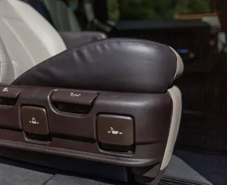 Kia Sedona 2017 con sistema A trazione anteriore, disponibile a Tbilisi.