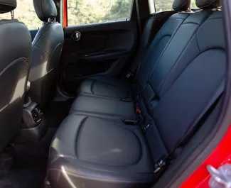 Motore Benzina da 1,5L di Mini Countryman Cooper 2021 per il noleggio a Tbilisi.