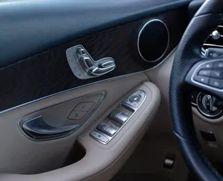 Mercedes-Benz GLC-Class 2018 con sistema A trazione posteriore, disponibile a Tbilisi.