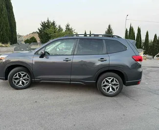 Interni di Subaru Forester in affitto in Georgia. Un'ottima auto da 5 posti con cambio Automatico.