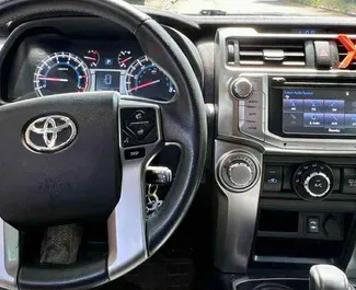 Motore Benzina da 4,0L di Toyota 4 Runner 2018 per il noleggio a Tbilisi.