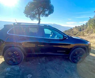 Noleggio Jeep Cherokee. Auto Comfort, SUV, Crossover per il noleggio in Georgia ✓ Cauzione di Senza deposito ✓ Opzioni assicurative RCT.