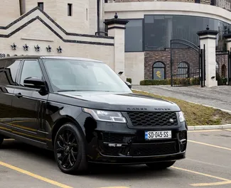 Vista frontale di un noleggio Land Rover Range Rover a Tbilisi, Georgia ✓ Auto #14800. ✓ Cambio Automatico TM ✓ 0 recensioni.