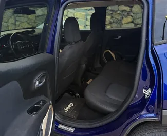 Jeep Renegade 2021 disponibile per il noleggio a Tbilisi, con limite di chilometraggio di illimitato.