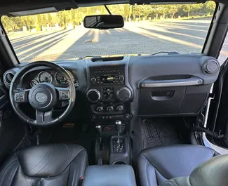 Motore Benzina da 3,6L di Jeep Wrangler 2021 per il noleggio a Tbilisi.