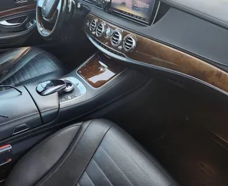 Noleggio Mercedes-Benz S-Class. Auto Premium, Lusso per il noleggio in Azerbaigian ✓ Cauzione di Deposito di 500 AZN ✓ Opzioni assicurative RCT, CDW, Furto.
