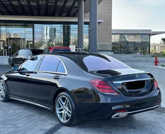 Noleggio auto Mercedes-Benz S-Class 2018 in Azerbaigian, con carburante Benzina e 333 cavalli di potenza ➤ A partire da 290 AZN al giorno.