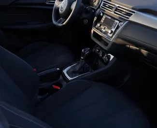 Noleggio MG 5. Auto Comfort per il noleggio negli Emirati Arabi Uniti ✓ Cauzione di Senza deposito ✓ Opzioni assicurative RCT, SCDW, FDW, Passeggeri, Furto, Senza deposito.