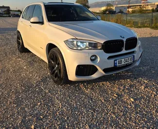 Noleggio BMW X5. Auto Premium, Crossover per il noleggio in Albania ✓ Cauzione di Deposito di 400 EUR ✓ Opzioni assicurative RCT, All'estero.